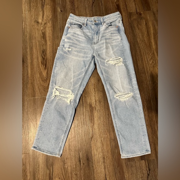 American Eagle Outfitters Pants - American eagle mom straight jeans